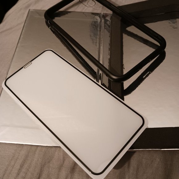 NEW! IPhoneX/XS Case - Picture 9 of 9